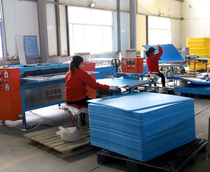 13 sets of die-cutting units ensure dimensions and quality