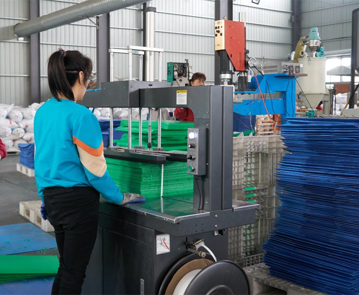 Modern equipment ensure the firmness of the box