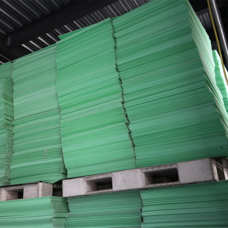 Green Corrugated Plastic Sheets