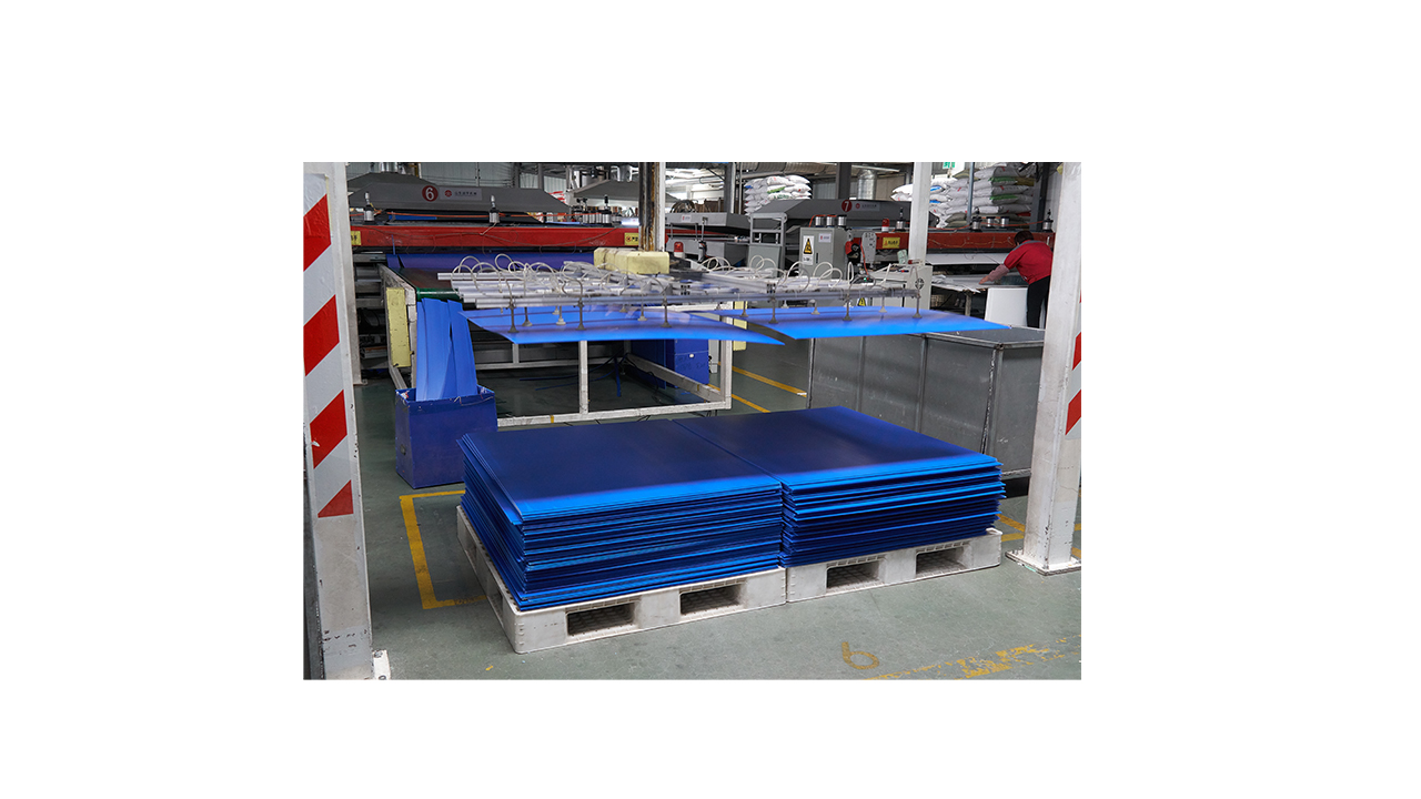 PP corrugated sheet Melting and Extrusion