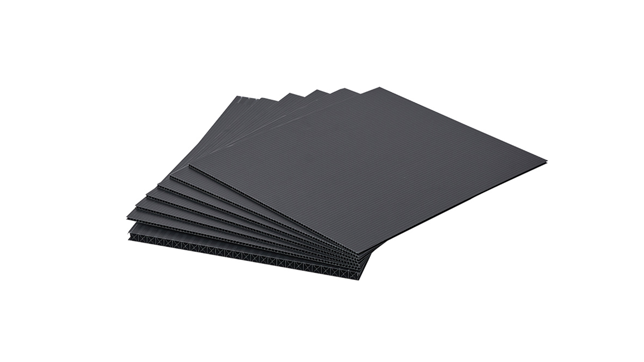 Black-corrugated-plastic-sheets